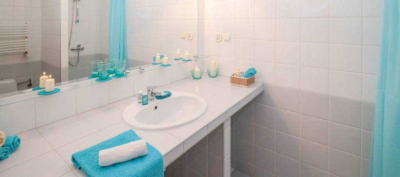 Consejos para organizar un baño pequeño en tu hogar - Olimpia